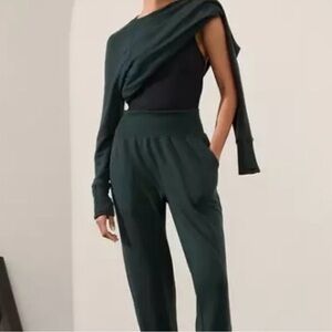 ATHLETA Coaster Luxe Jogger - dark green size M. New with tags.